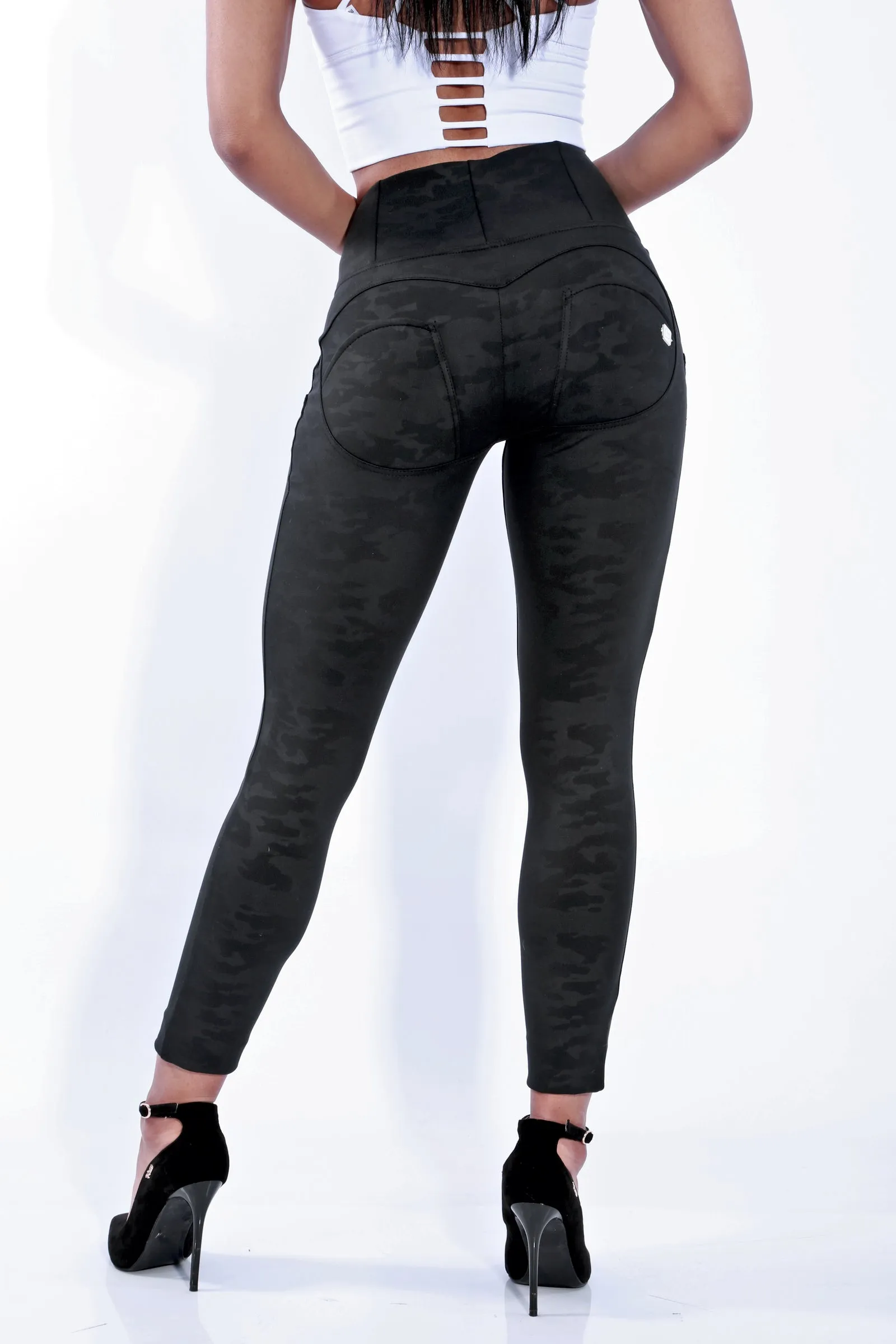 High waist Spandex Butt lifting leggings - Black Camo