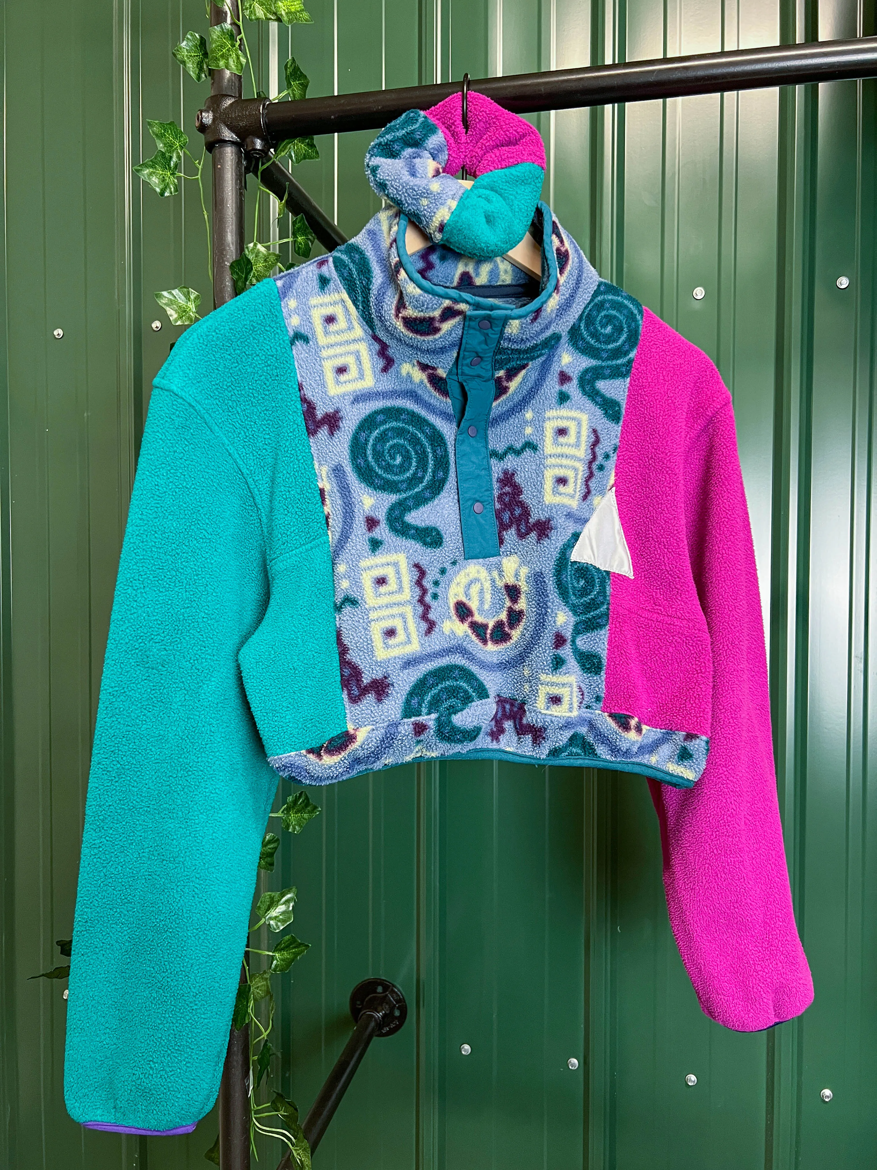 " 1 of 1" Mixed Berry Patchwork Crop Fleece (S/M)