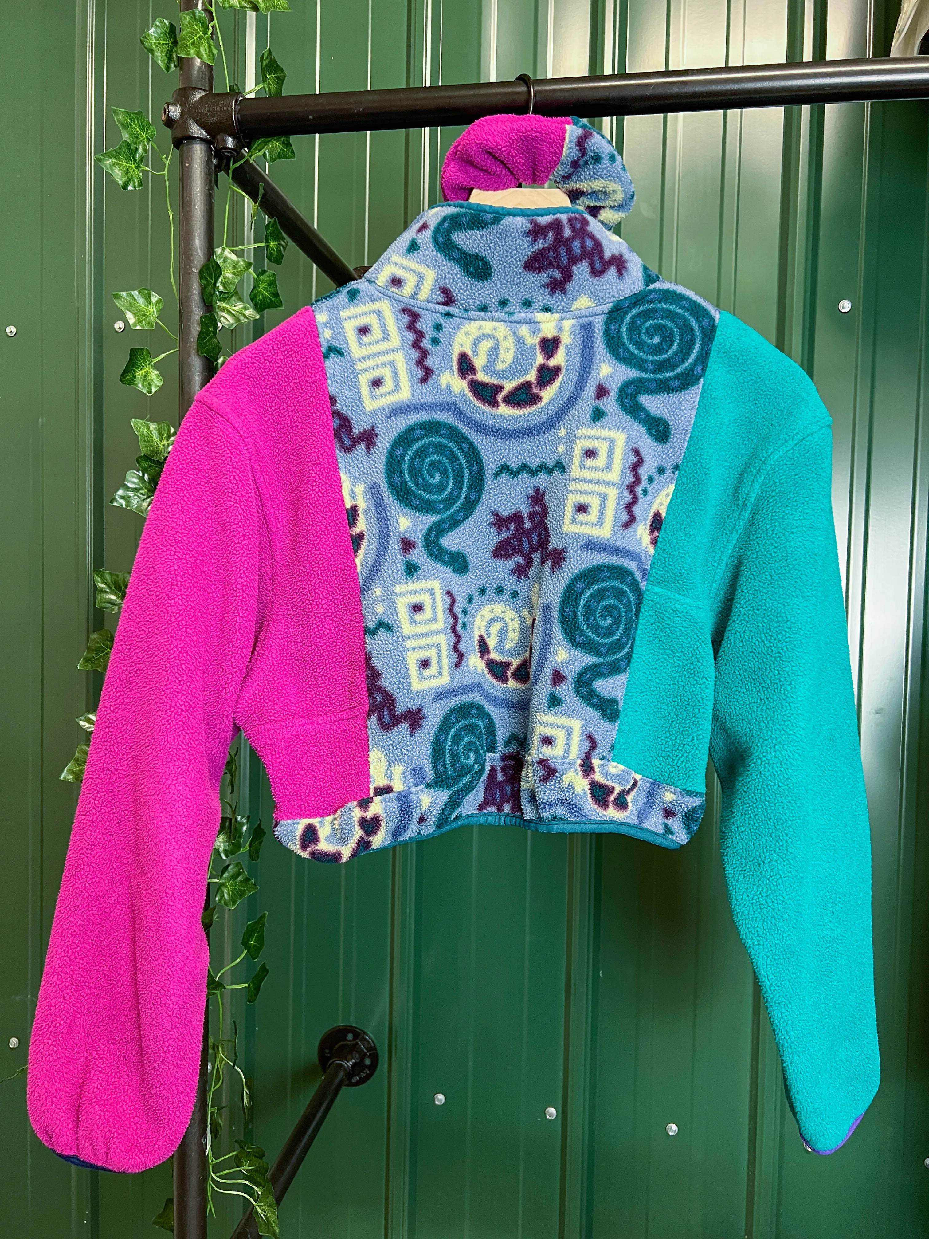 " 1 of 1" Mixed Berry Patchwork Crop Fleece (S/M)