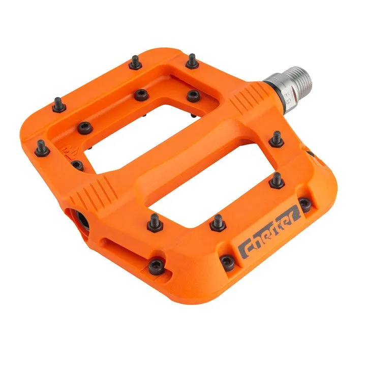 RACEFACE CHESTER PEDALS