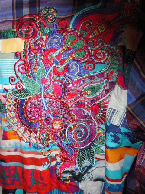 Robert Graham Breaking Lands Large Shirt