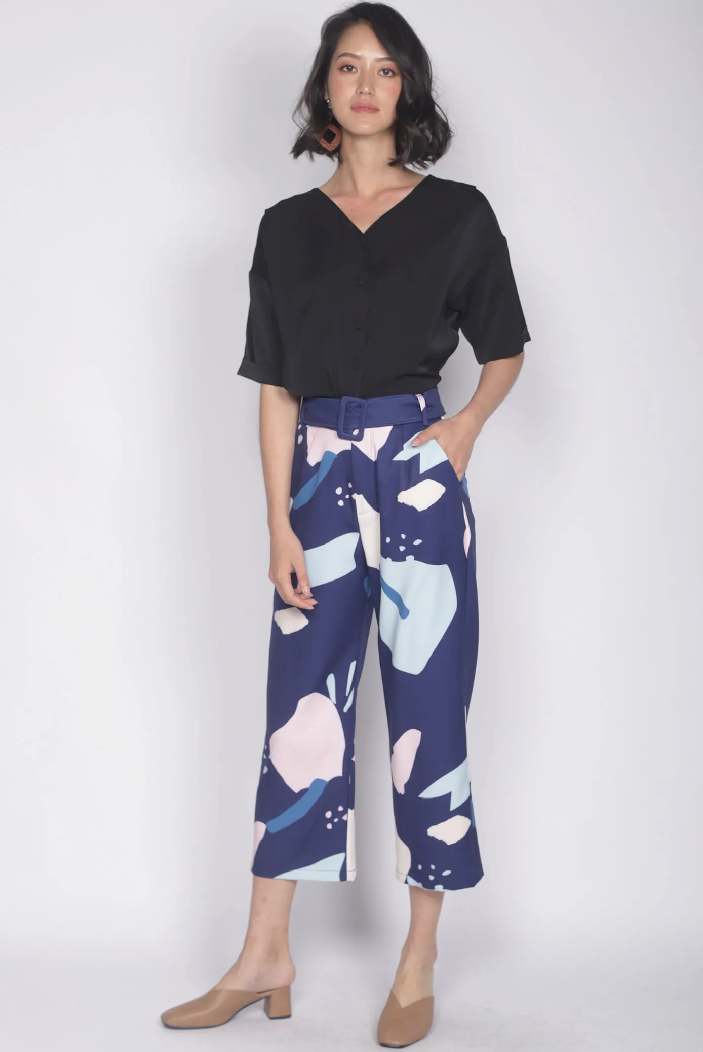 Tenzin Abstract Pants In Navy Blue