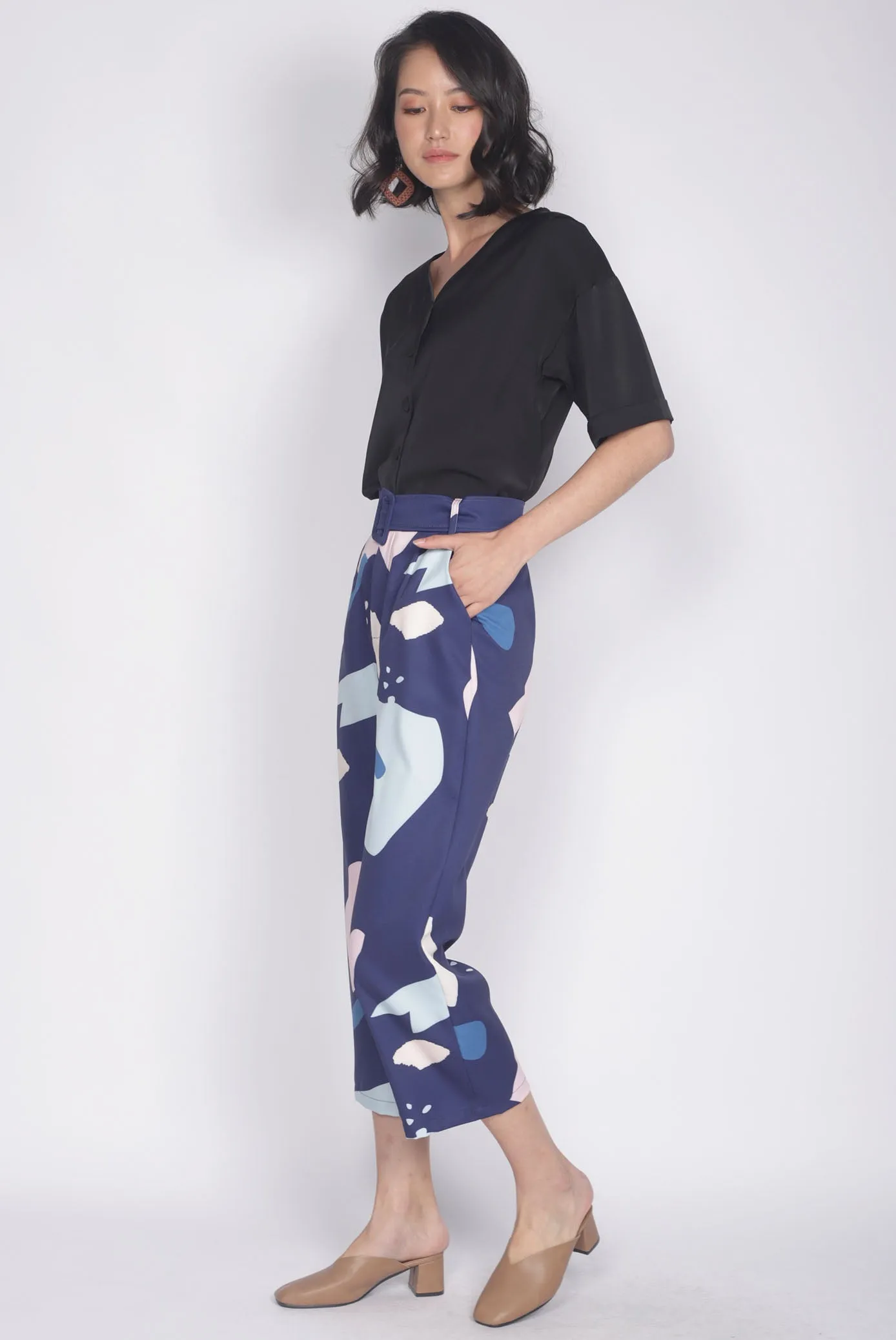 Tenzin Abstract Pants In Navy Blue