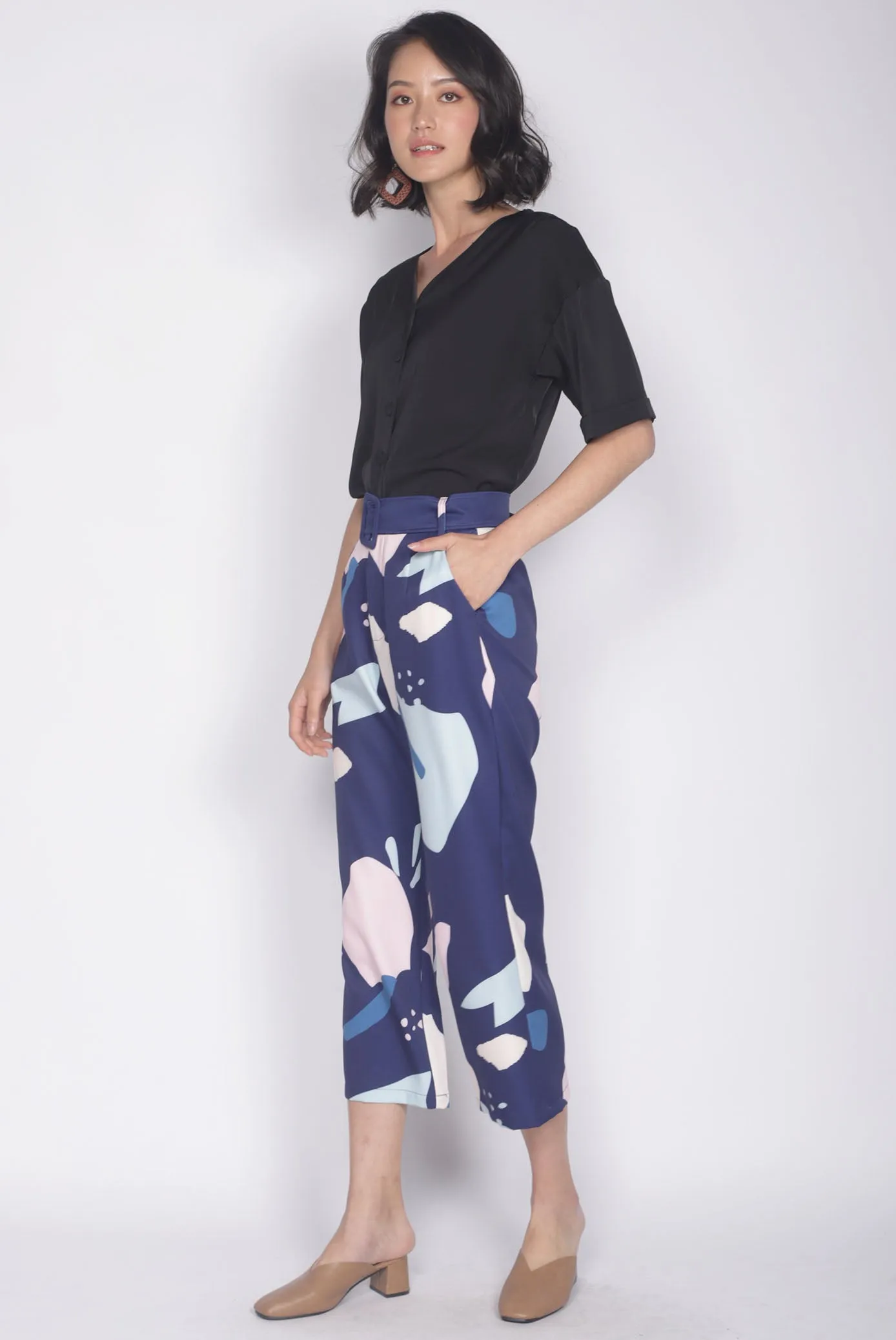 Tenzin Abstract Pants In Navy Blue