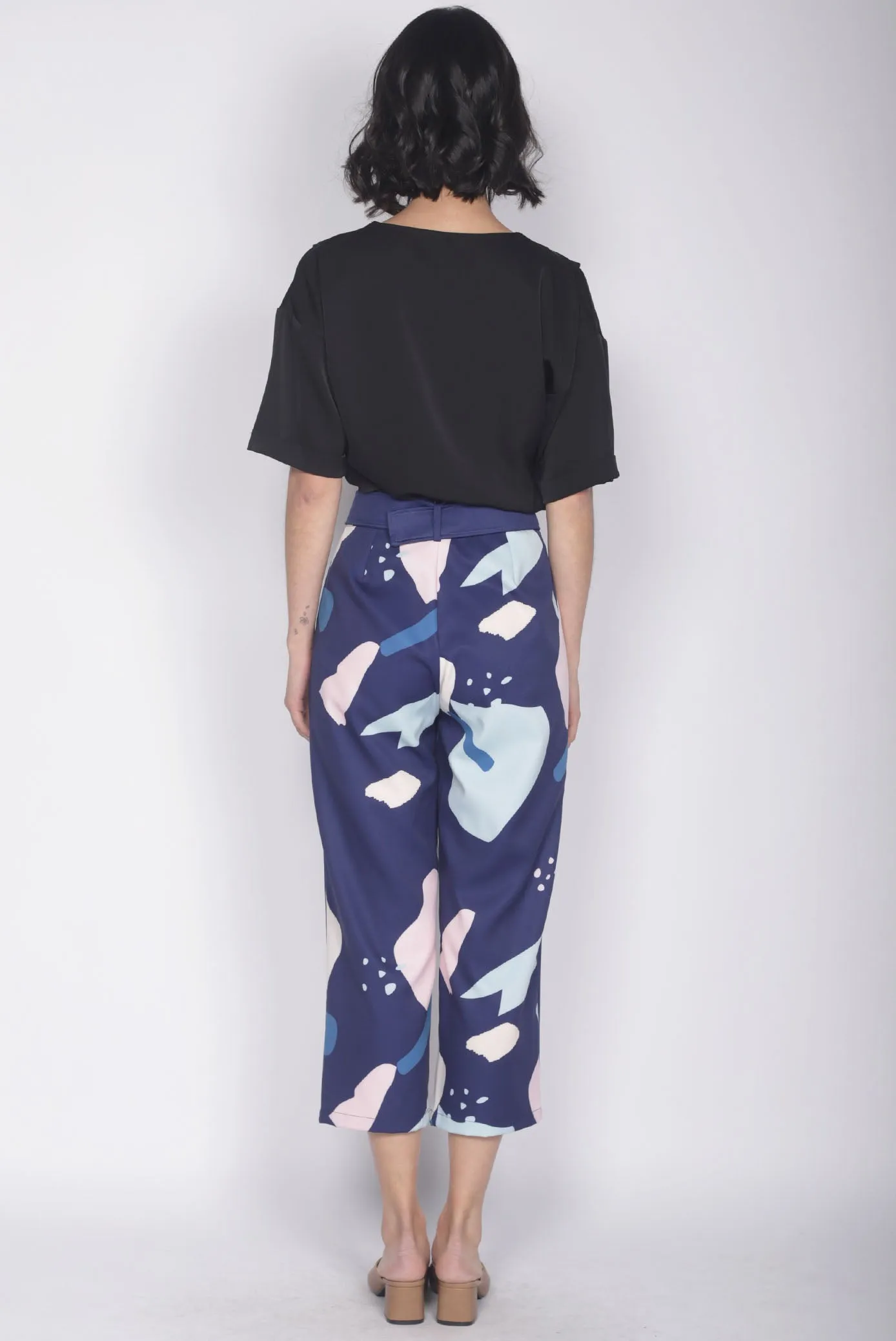 Tenzin Abstract Pants In Navy Blue