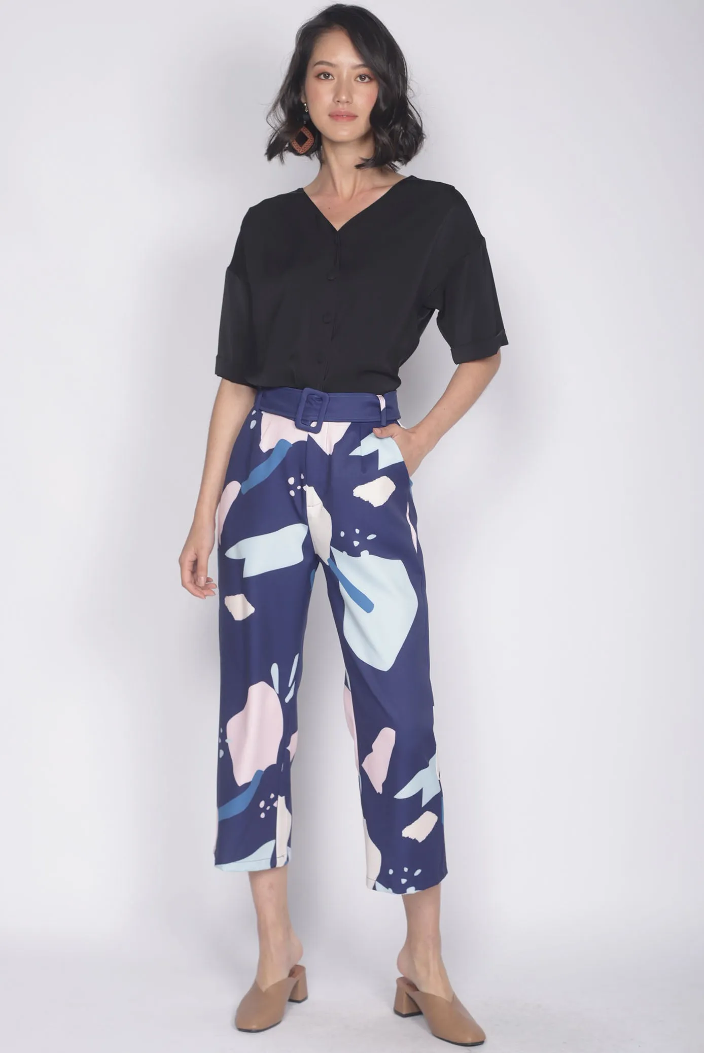 Tenzin Abstract Pants In Navy Blue