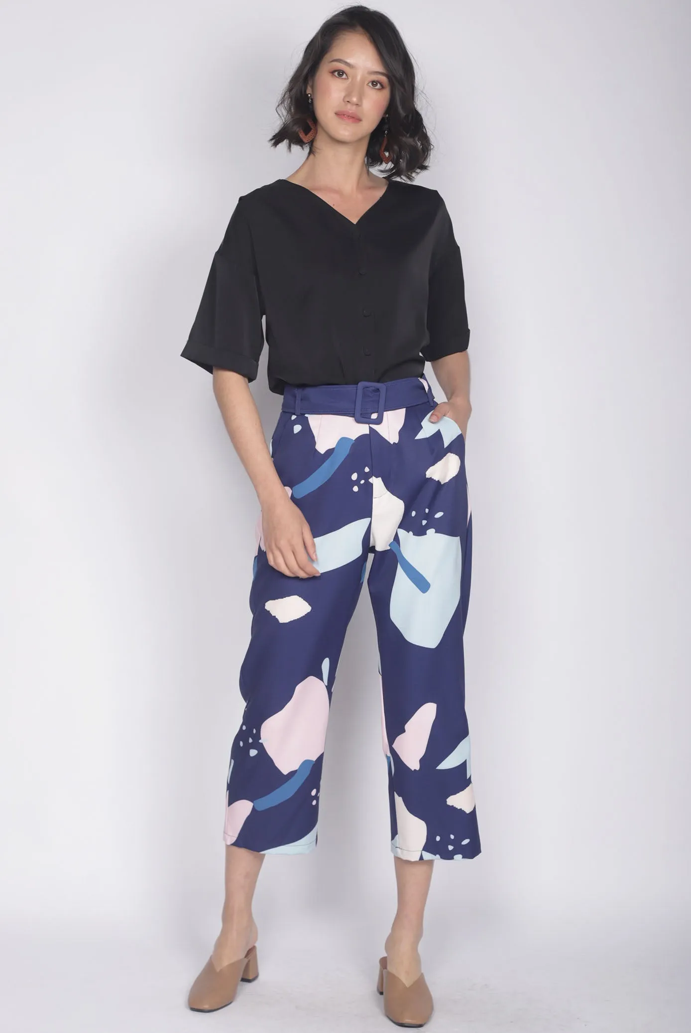 Tenzin Abstract Pants In Navy Blue