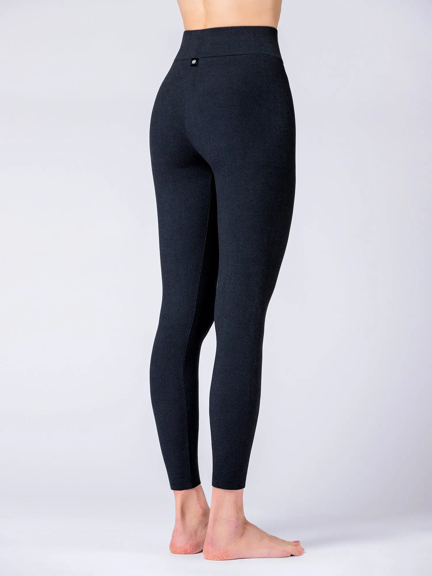VEGAN CASHMERE SEAMLESS LEGGINGS, BLACK